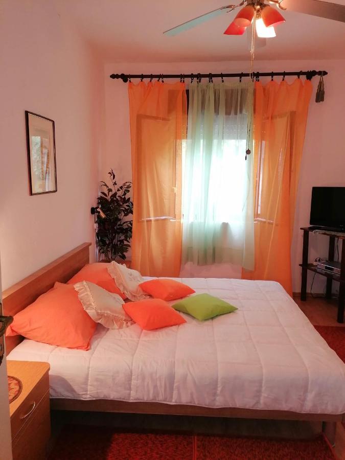 2 L Appartement Jablanac Buitenkant foto