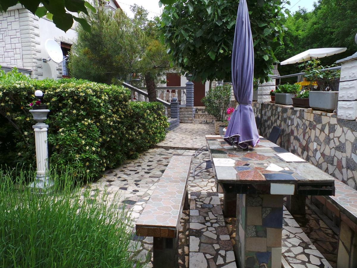 2 L Appartement Jablanac Buitenkant foto
