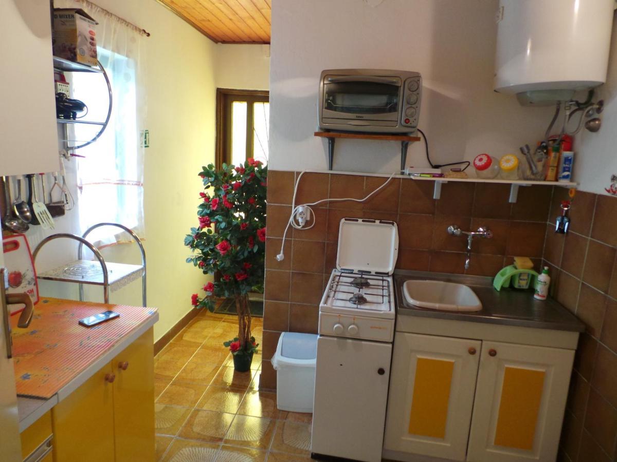 2 L Appartement Jablanac Buitenkant foto