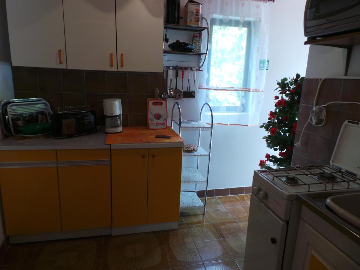 2 L Appartement Jablanac Buitenkant foto