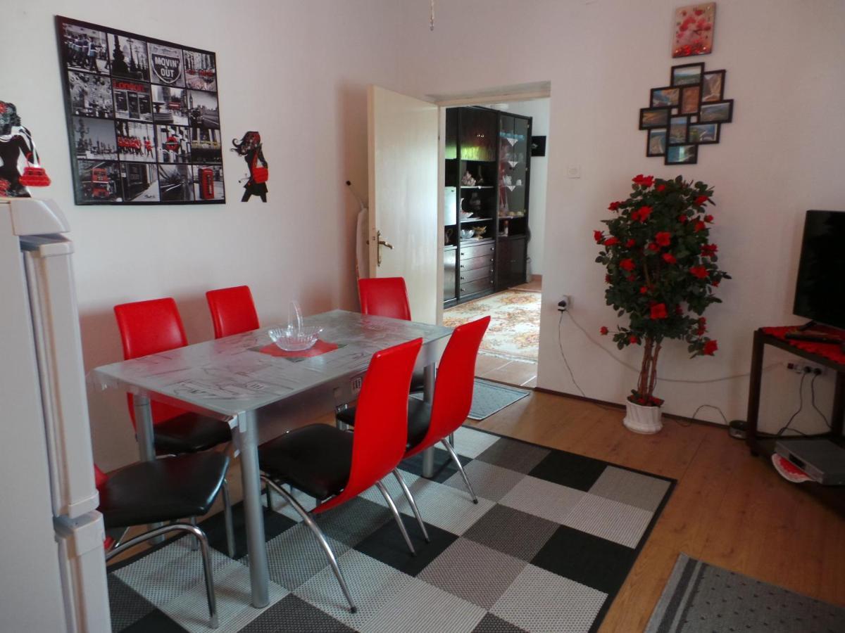2 L Appartement Jablanac Buitenkant foto