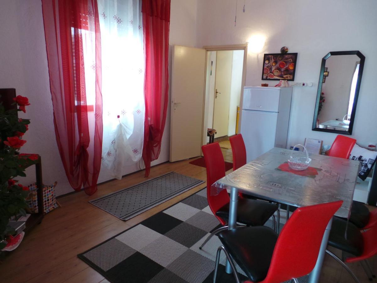 2 L Appartement Jablanac Buitenkant foto